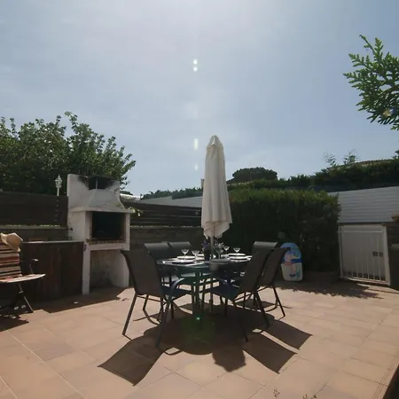Casa Elegante Con Piscina Y Terraza En L'escala - Hisp-7-90 *