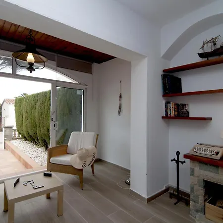 Casa Elegante Con Piscina Y Terraza En L'escala - Hisp-7-90 Vila